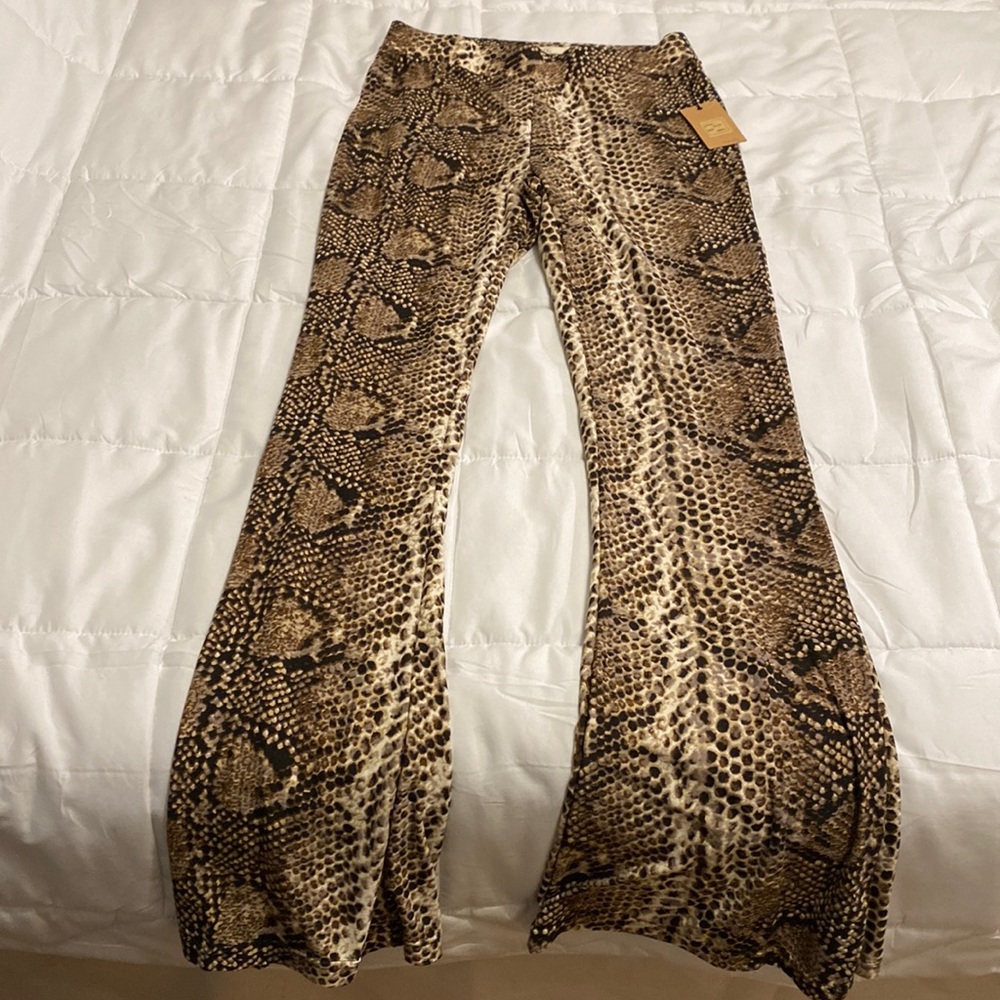 Maze Women’s Flare Pants Size Small
